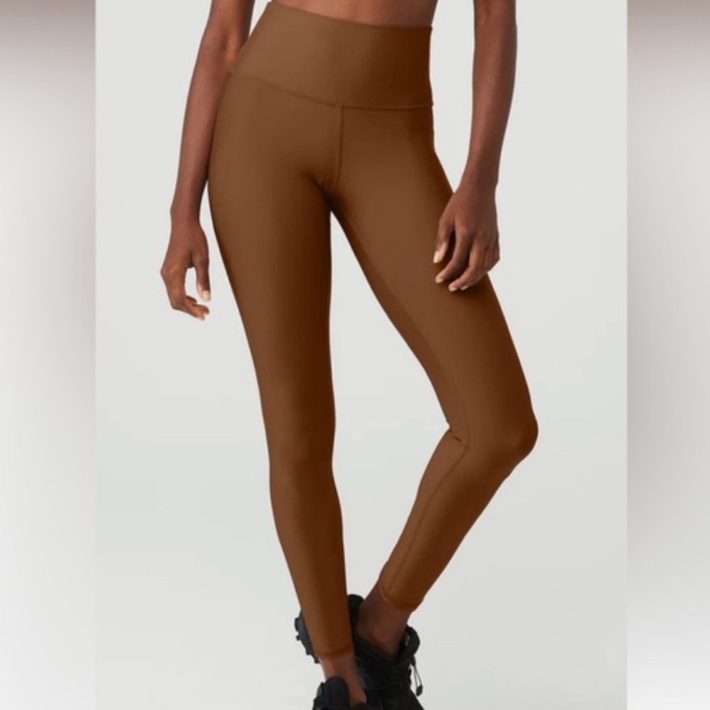 LIKE NEW Alo Yoga Women’s 7/8 High-Waist Airlift Legging in Cinnamon Brown